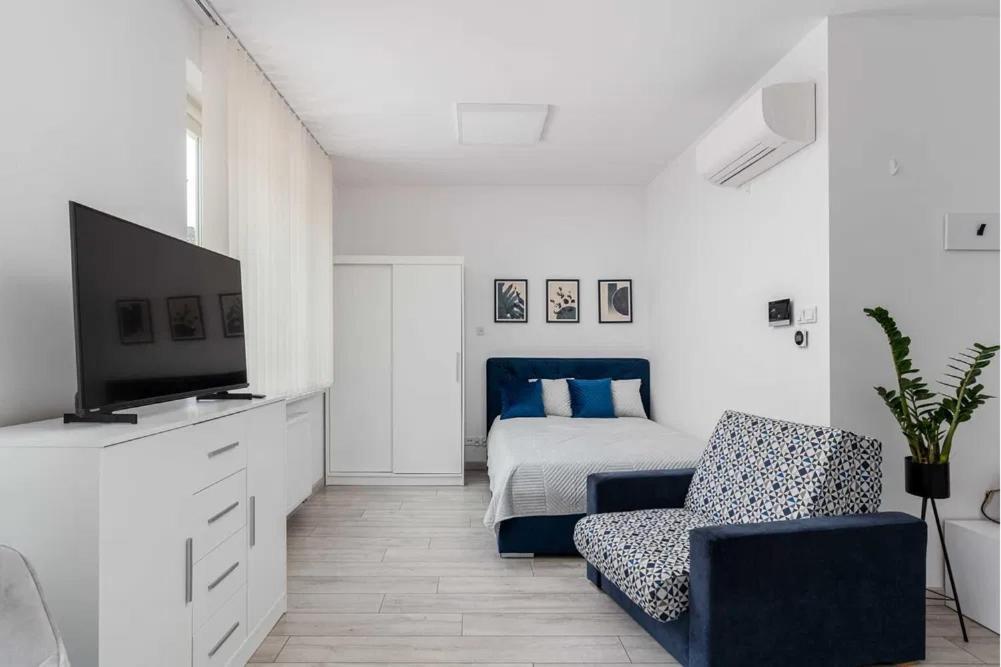 Air-conditioned In The Center, Old Town Apartament *