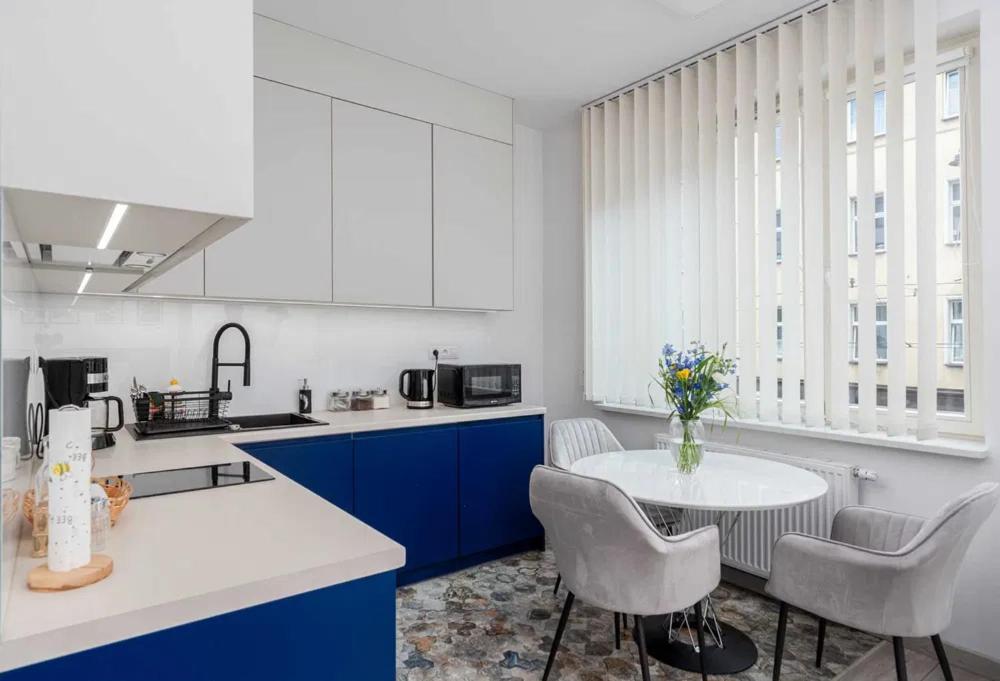 Air-conditioned In The Center, Old Town Apartament *